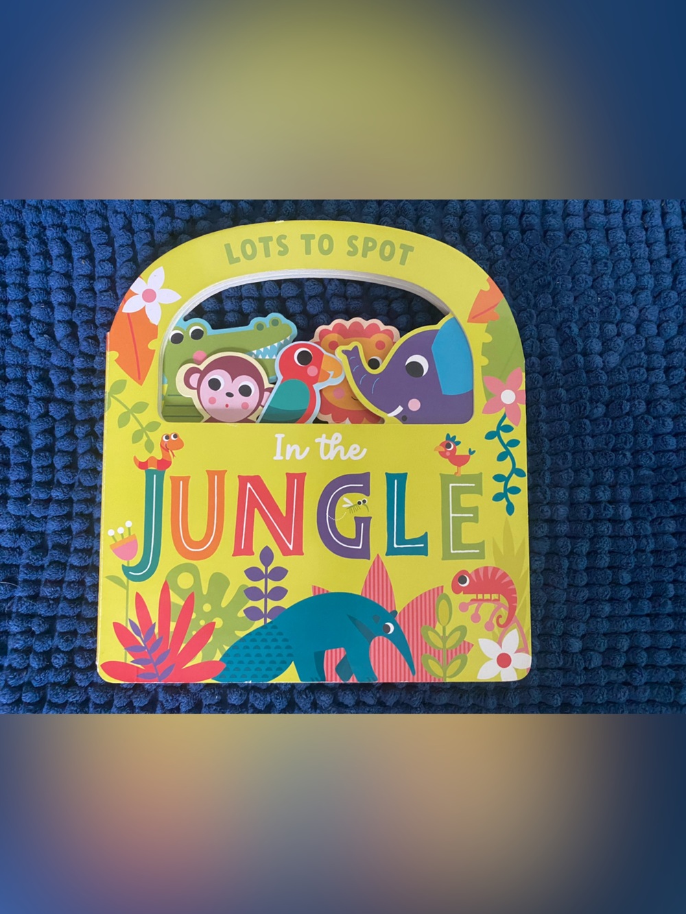 In the Jungle - Yellow Kids Lots to Spot & Play Board Book - Eye Spy